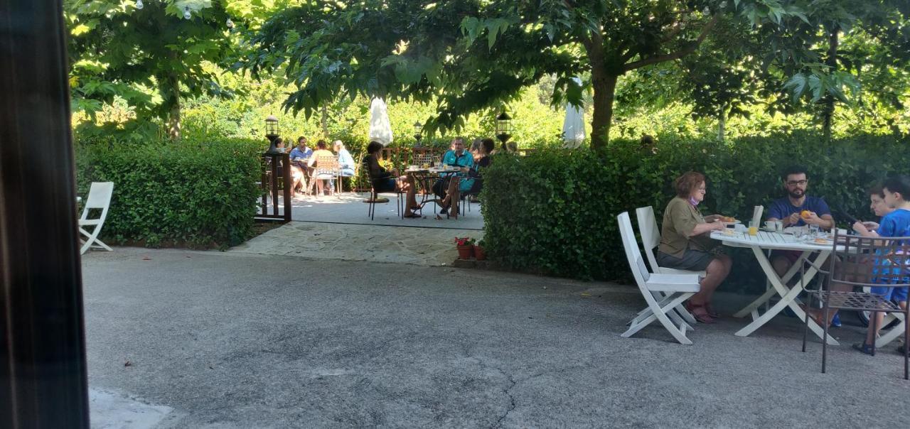 Hotel Ribera Del Corneja Navacepedilla de Corneja Kültér fotó