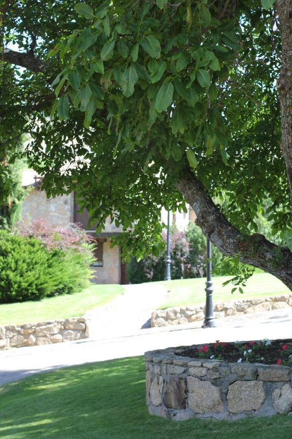 Hotel Ribera Del Corneja Navacepedilla de Corneja Kültér fotó