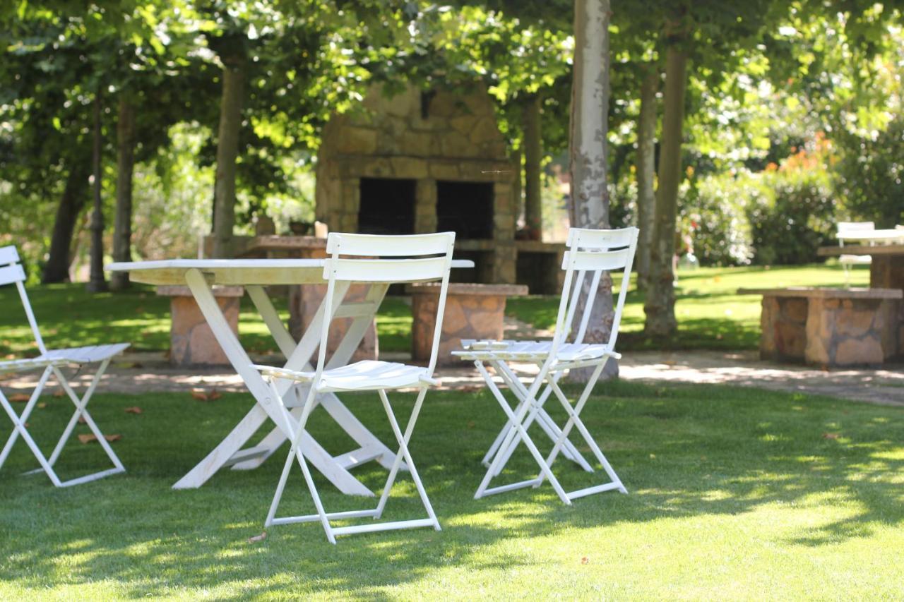 Hotel Ribera Del Corneja Navacepedilla de Corneja Kültér fotó