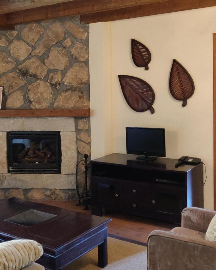 Hotel Ribera Del Corneja Navacepedilla de Corneja Kültér fotó